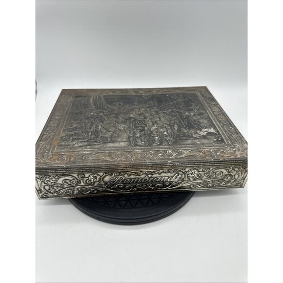 Vintage Victorian Biscuit Rembrandt Tin Box - Picture 1 of 8
